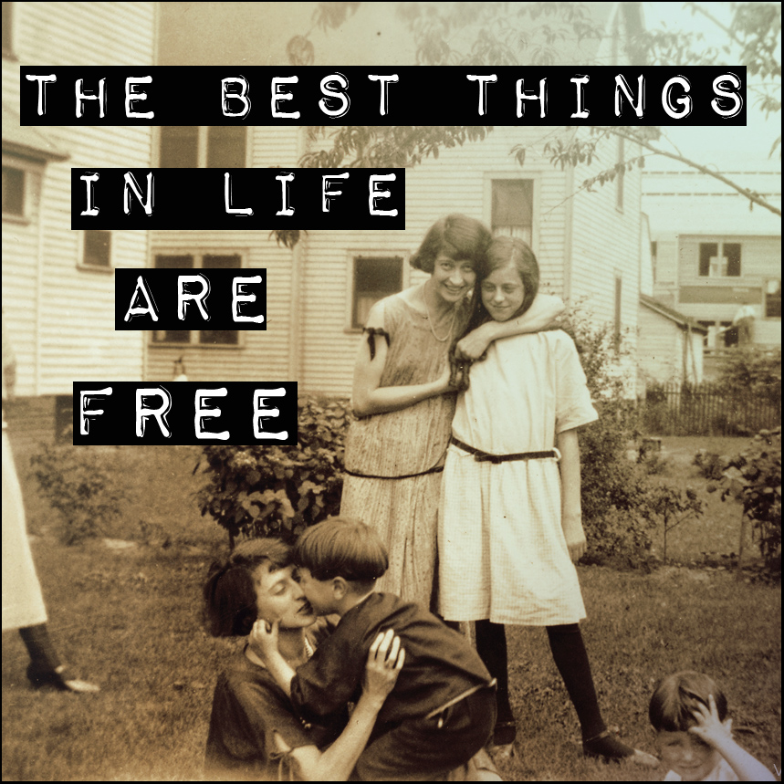 girl-in-background-vintage_snapshots